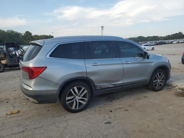Photo 3 from auction – 2017 HONDA PILOT TOURING with VIN 5FNYF6H94HB047892