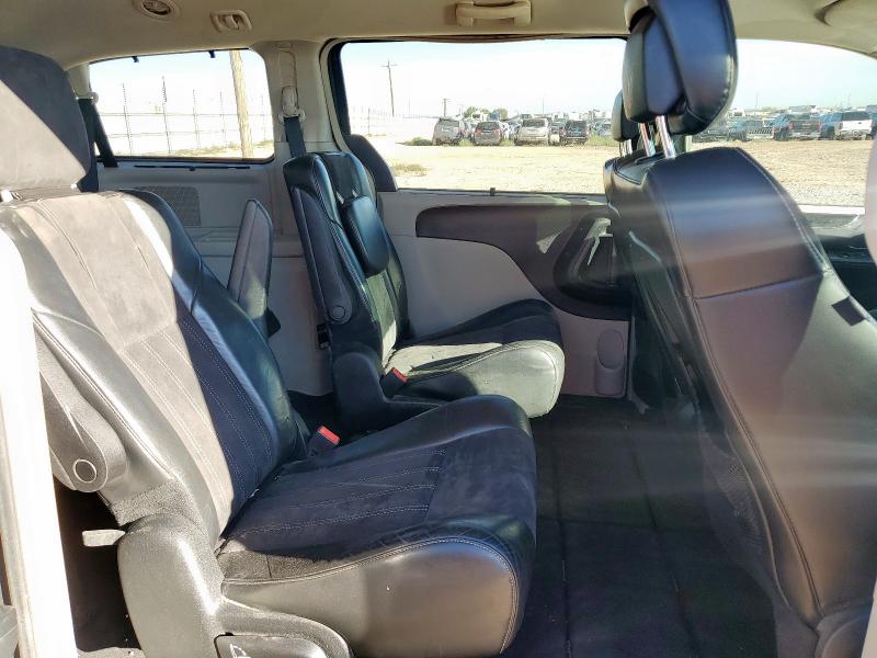 Photo 11 from auction – 2014 CHRYSLER TOWN & COU with VIN 2C4RC1CG0ER243723