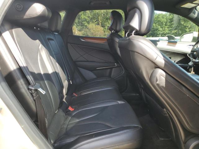 Photo 10 from auction – 2017 LINCOLN MKC RESERVE with VIN 5LMCJ3C92HUL16342