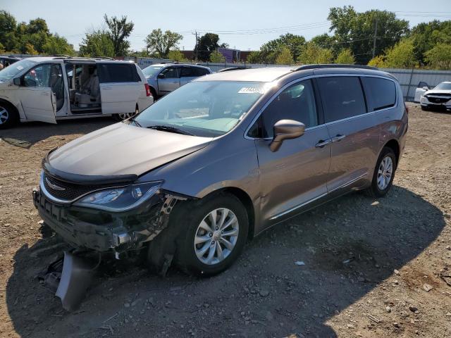 CHRYSLER PACIFICA T 2017 with VIN 2C4RC1BG8HR705340 - Photo from auction