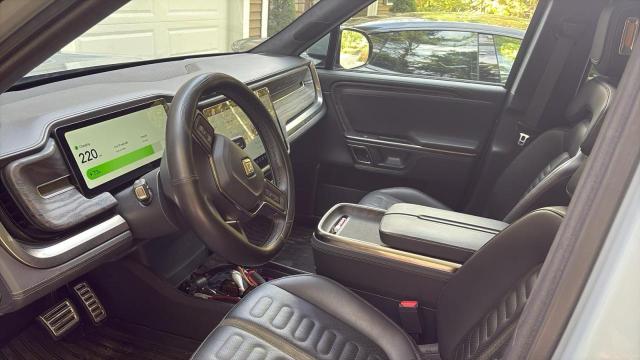 Photo 5 from auction – 2022 RIVIAN R1T ADVENT with VIN 7FCTGAAA4NN014543