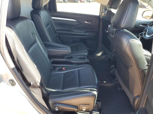 Photo 11 from auction – 2017 TOYOTA HIGHLANDER with VIN 5TDKZRFH0HS520112