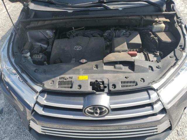 Photo 12 from auction – 2018 TOYOTA HIGHLANDER with VIN 5TDKZRFH6JS280750
