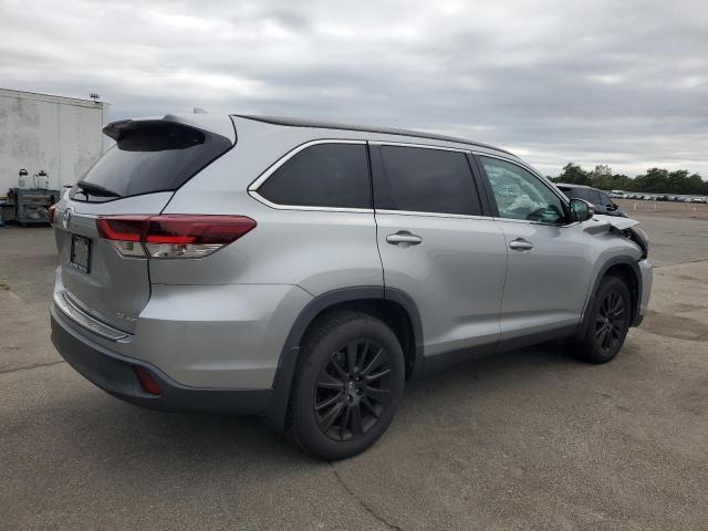 Photo 3 from auction – 2019 TOYOTA HIGHLANDER with VIN 5TDJZRFH5KS956439