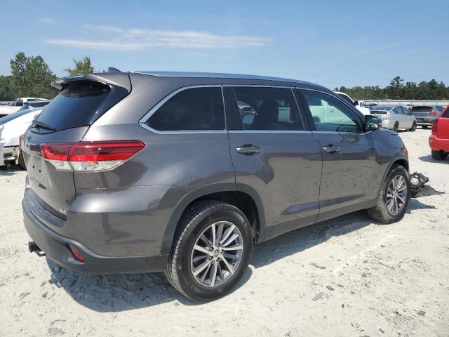 Photo 3 from auction – 2019 TOYOTA HIGHLANDER with VIN 5TDKZRFH0KS555367