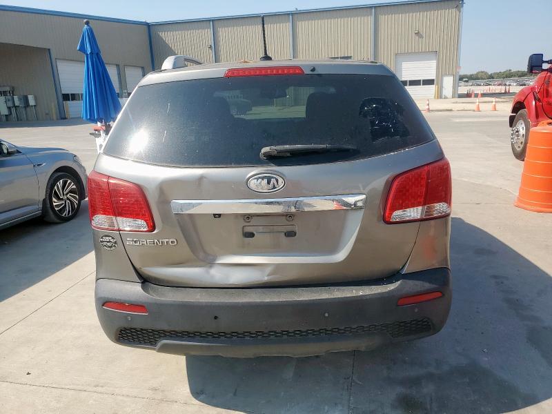 Photo 6 from auction – 2011 KIA SORENTO LX with VIN 5XYKT4A10BG026285