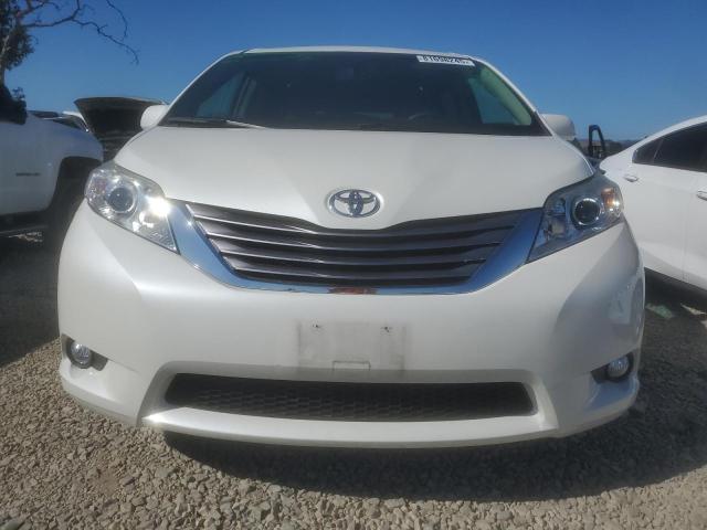 Photo 5 from auction – 2017 TOYOTA SIENNA XLE with VIN 5TDYZ3DC6HS879995
