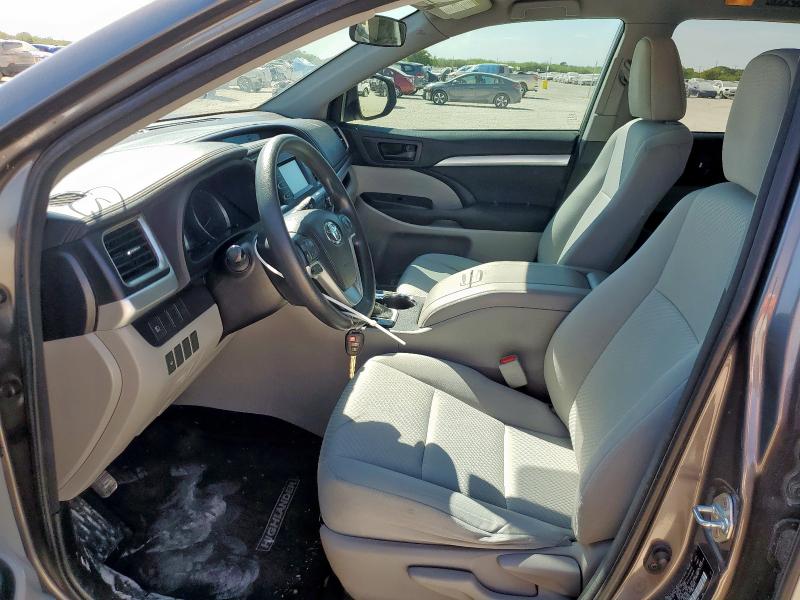 Photo 7 from auction – 2018 TOYOTA HIGHLANDER with VIN 5TDZZRFH3JS266075