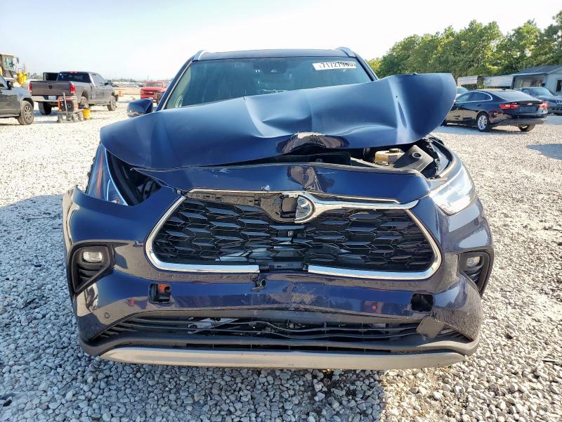 Photo 5 from auction – 2023 TOYOTA HIGHLANDER with VIN 5TDFARAH8PS016521