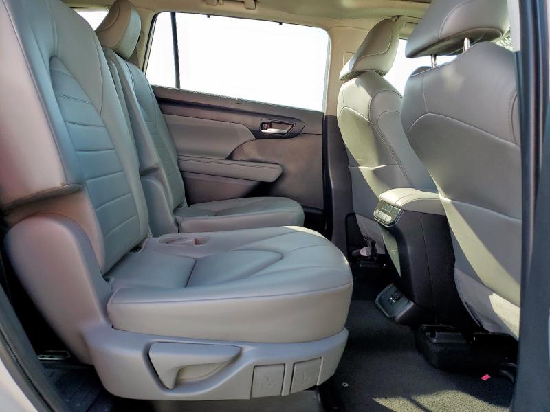 Photo 11 from auction – 2020 TOYOTA HIGHLANDER with VIN 5TDGZRAH8LS513124