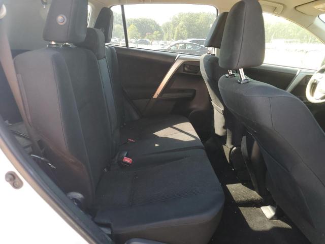 Photo 11 from auction – 2015 TOYOTA RAV4 LE with VIN JTMBFREV5FD168024