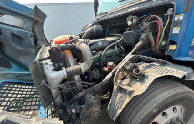 Photo 7 from auction – 2015 VOLVO VN VNL with VIN 4V4NC9EH7FN180321