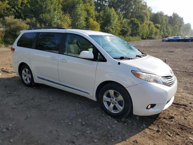 Photo 4 from auction – 2014 TOYOTA SIENNA LE with VIN 5TDKK3DC4ES517797
