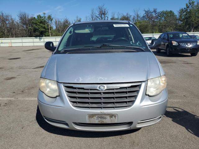 Photo 5 from auction – 2005 CHRYSLER TOWN AND C with VIN 2C4GP54L45R571094