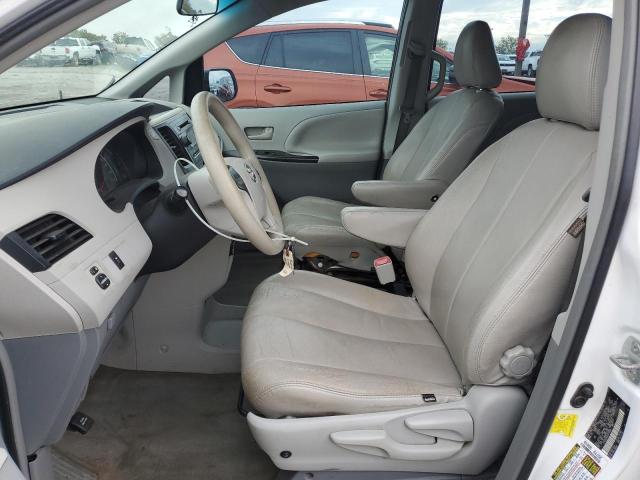 Foto 7 de la subasta – 2012 TOYOTA SIENNA con VIN 5TDZK3DC9CS219998