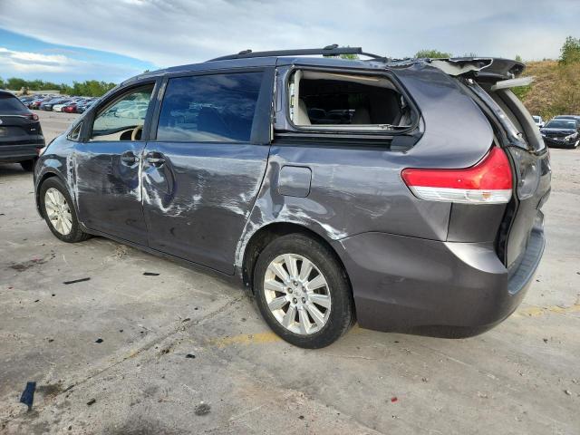 Photo 2 from auction – 2011 TOYOTA SIENNA XLE with VIN 5TDDK3DC8BS001754