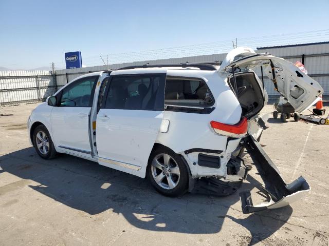 Photo 2 from auction – 2013 TOYOTA SIENNA LE with VIN 5TDKK3DC7DS365965