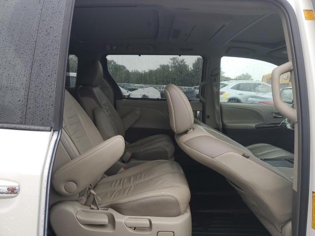 Photo 11 from auction – 2011 TOYOTA SIENNA XLE with VIN 5TDDK3DC3BS026660