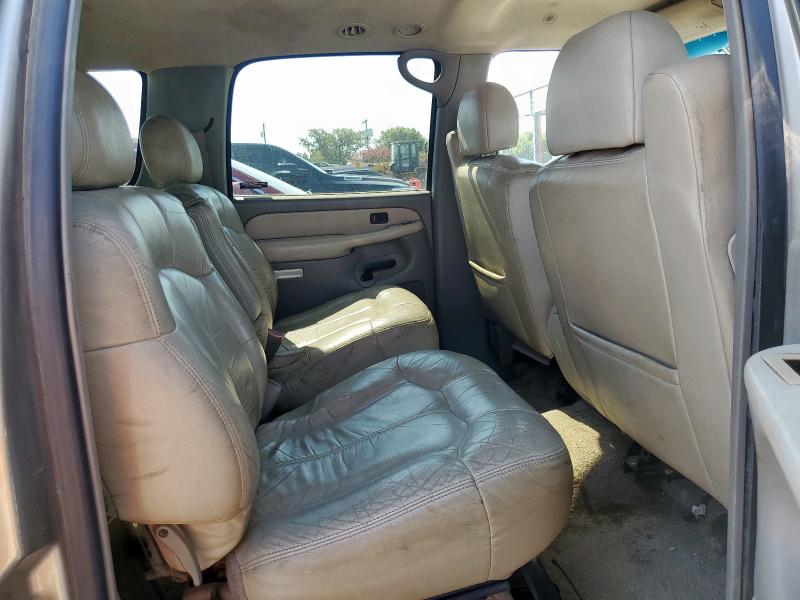 Photo 11 from auction – 2000 CHEVROLET SUB 1500 with VIN 3GNEC16T7YG130716