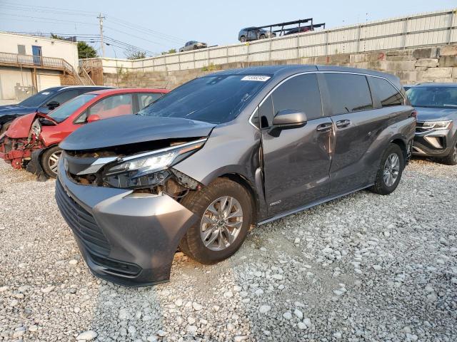 TOYOTA SIENNA LE 2021 with VIN 5TDKSKFC2MS019491 - Photo from auction