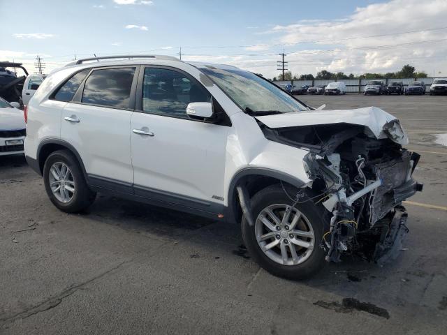 Photo 4 from auction – 2015 KIA SORENTO LX with VIN 5XYKTDA69FG562248