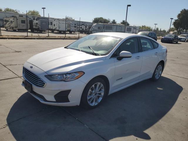 FORD FUSION SE 2019 with VIN 3FA6P0LU0KR201894 - Photo from auction