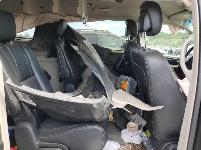 Photo 11 from auction – 2015 CHRYSLER TOWN & COU with VIN 2C4RC1BG1FR740816