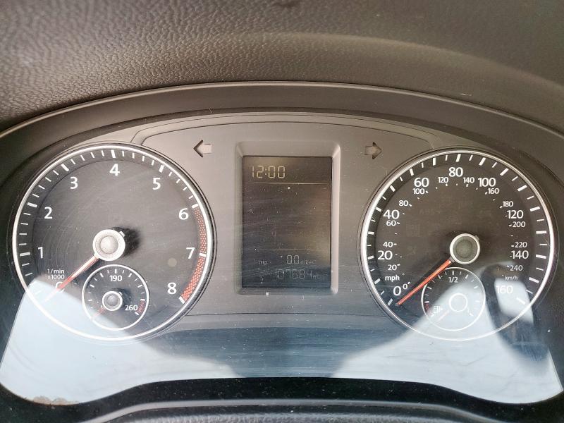 Photo 9 from auction – 2015 VOLKSWAGEN PASSAT S with VIN 1VWAT7A35FC048465