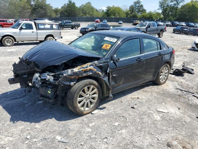 CHRYSLER 200 TOURIN 2013 con VIN 1C3CCBBB9DN706248 - Foto de la subasta