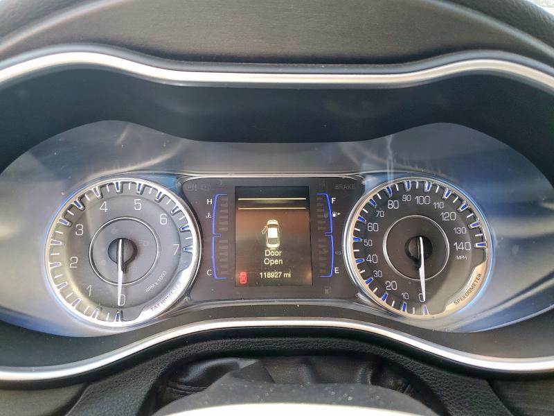 Photo 9 from auction – 2016 CHRYSLER 200 LIMITED with VIN 1C3CCCAB1GN177597