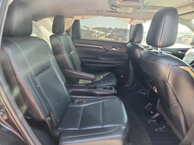 Photo 11 from auction – 2016 TOYOTA HIGHLANDER with VIN 5TDYKRFH5GS159540