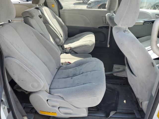 Photo 11 from auction – 2011 TOYOTA SIENNA LE with VIN 5TDKK3DC7BS129684