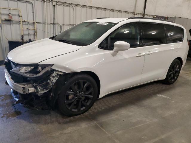CHRYSLER PACIFICA TOURING L 2018 with VIN 2C4RC1BG7JR260420 - Photo from auction