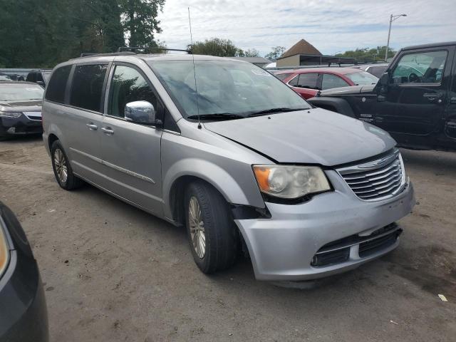Photo 4 from auction – 2015 CHRYSLER TOWN & COU with VIN 2C4RC1CG4FR741747
