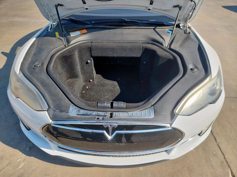 Photo 11 from auction – 2013 TESLA MODEL S with VIN 5YJSA1CG8DFP14082