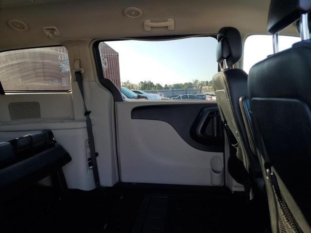 Photo 11 from auction – 2015 CHRYSLER TOWN & COU with VIN 2C4RC1BG5FR726174