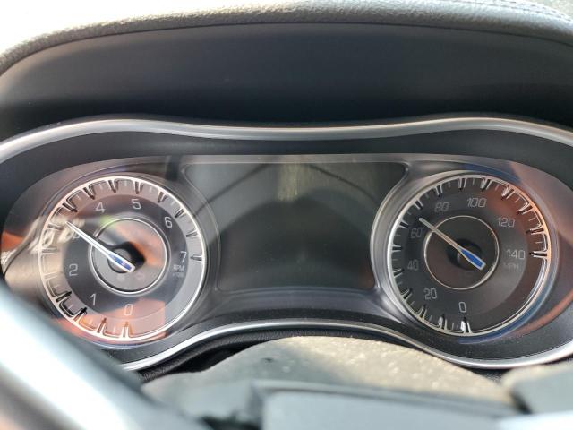 Photo 9 from auction – 2017 CHRYSLER 300 LIMITE with VIN 2C3CCAAG9HH511868
