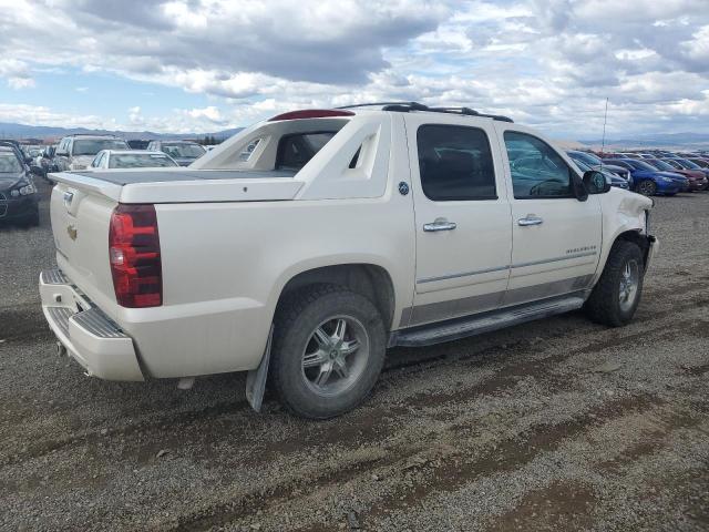 Photo 3 from auction – 2013 CHEVROLET AVALANCHE LTZ with VIN 3GNTKGE70DG356852