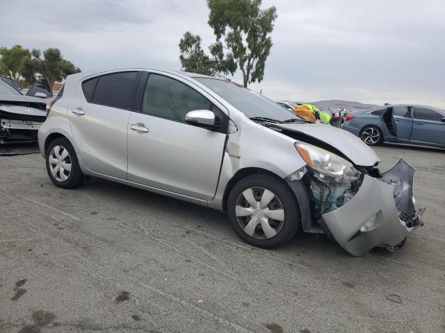 Photo 4 from auction – 2016 TOYOTA PRIUS C with VIN JTDKDTB3XG1119104