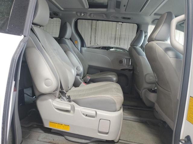 Photo 11 from auction – 2011 TOYOTA SIENNA XLE with VIN 5TDDK3DC1BS011543