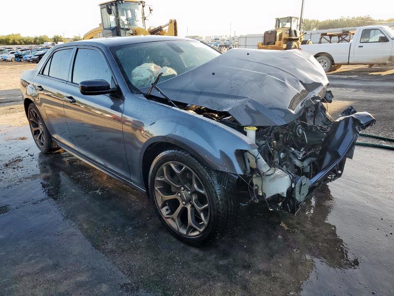 Photo 4 from auction – 2017 CHRYSLER 300 S with VIN 2C3CCABG3HH661540