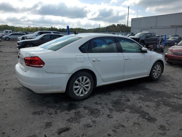 Photo 3 from auction – 2015 VOLKSWAGEN PASSAT S with VIN 1VWAT7A35FC020665