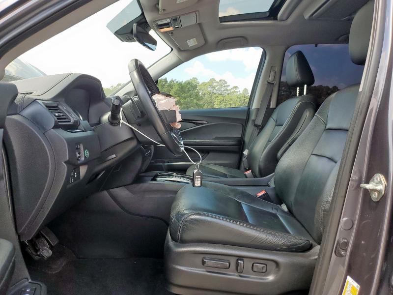 Photo 7 from auction – 2019 HONDA PILOT TOUR with VIN 5FNYF5H63KB043131