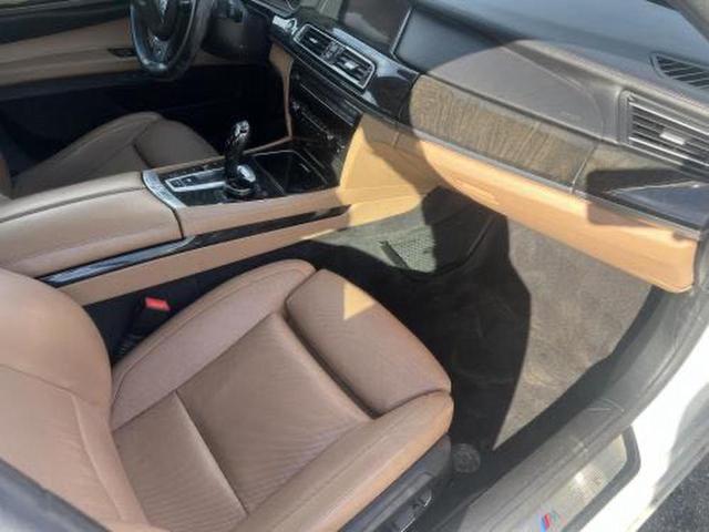 Photo 5 from auction – 2015 BMW 750 LXI with VIN WBAYF8C59FD654632