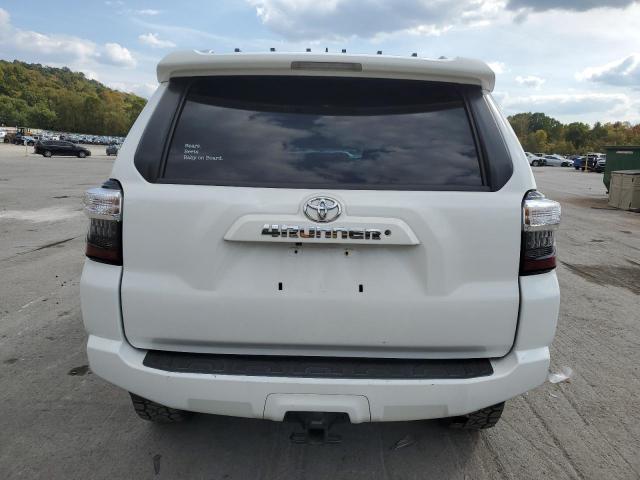 Photo 6 from auction – 2017 TOYOTA 4RUNNER SR with VIN JTEBU5JRXH5414680