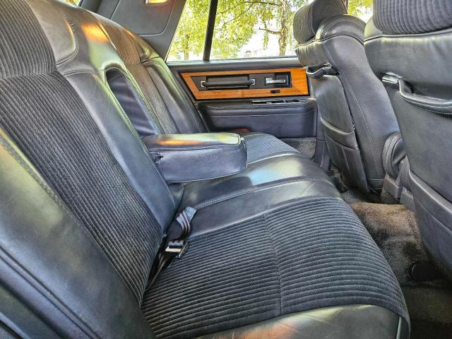 Photo 6 from auction – 1984 LINCOLN CONTINENTA with VIN 1MRBP97F7EY702664