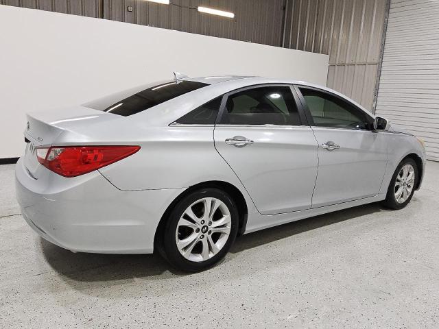 Photo 3 from auction – 2011 HYUNDAI SONATA SE with VIN 5NPEC4AC7BH211084