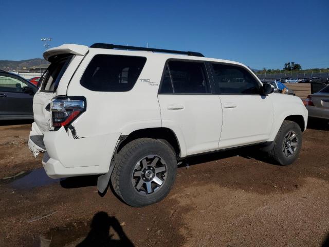 Photo 3 from auction – 2019 TOYOTA 4RUNNER SR with VIN JTEBU5JRXK5678716