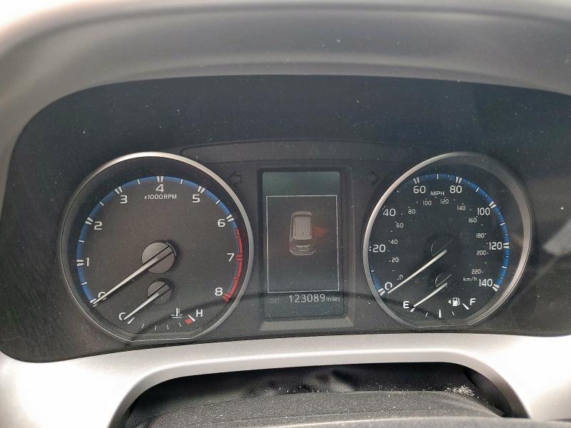 Photo 9 from auction – 2018 TOYOTA RAV4 ADVEN with VIN JTMWFREV7JJ153603