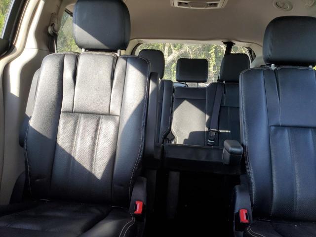 Photo 10 from auction – 2016 CHRYSLER TOWN & COU with VIN 2C4RC1CGXGR126895